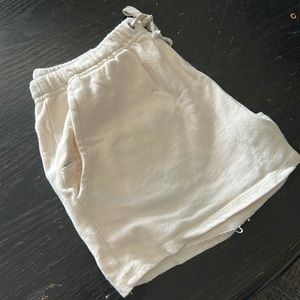 Vuori Cream Cotton Sweat Shorts - Size S with front and back pockets! Runs big